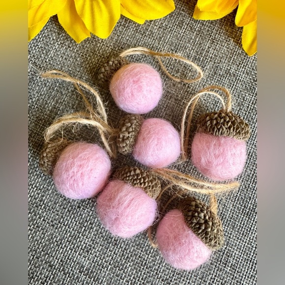 New Fall Autumn Halloween Pink Felted Acorns Set of 6 Felt Ornaments Decor - Picture 3 of 5